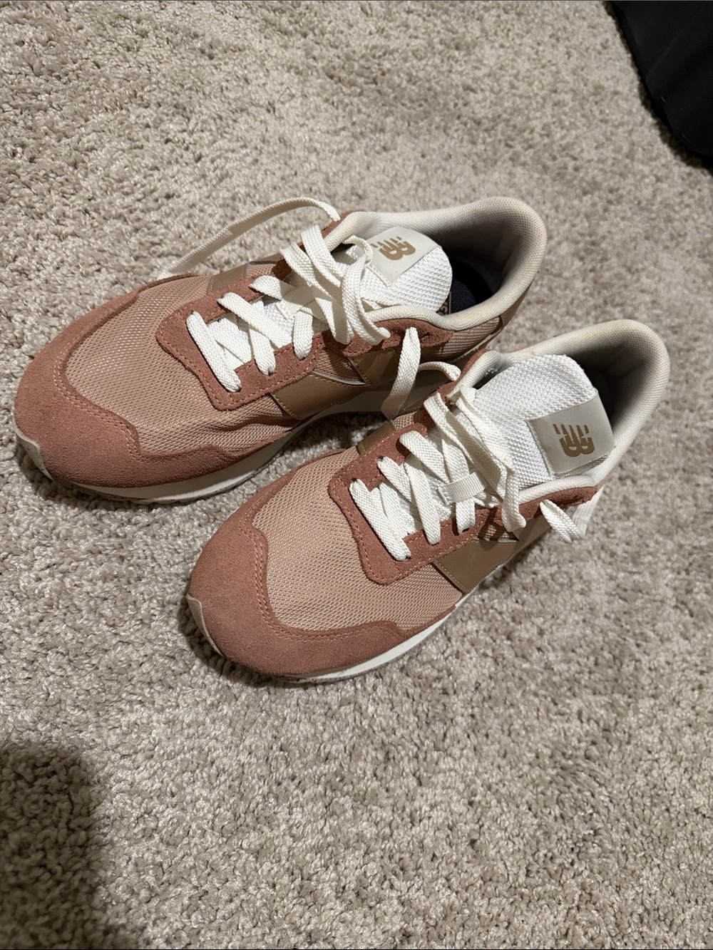 New Balance Women's Sneakers in Dusty Rose and Cream - Picture 2 of 4